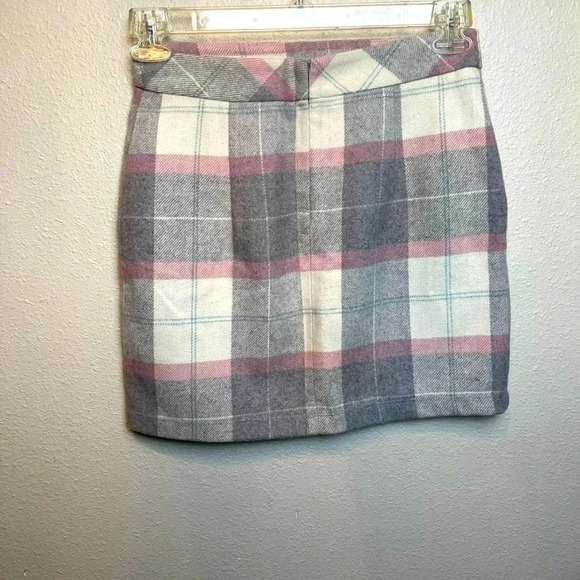 Vintage Y2K Joe Boxer wool/poly blend plaid mini skirt. Grey, pink and white. - Picture 4 of 10
